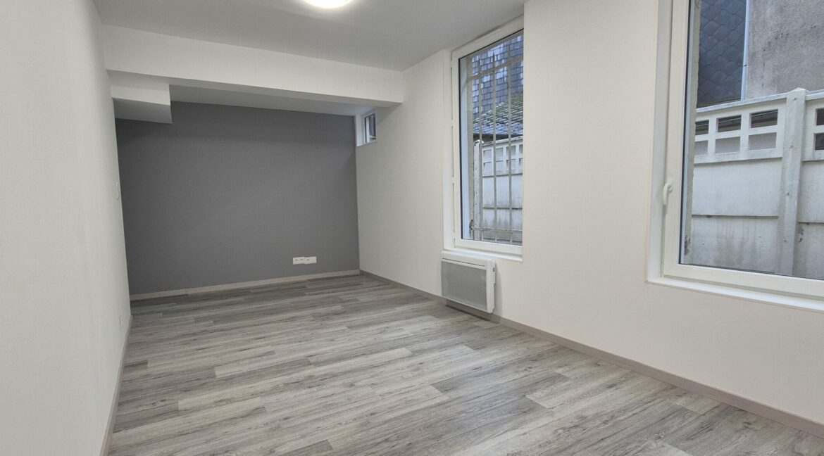 20241125_100240-scaled